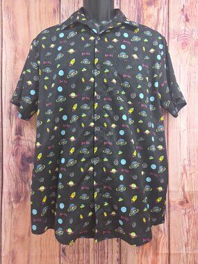 Buc-Ees Mens Black Space Print Short Sleeve Shirt Small